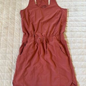 Patagonia athletic dress
